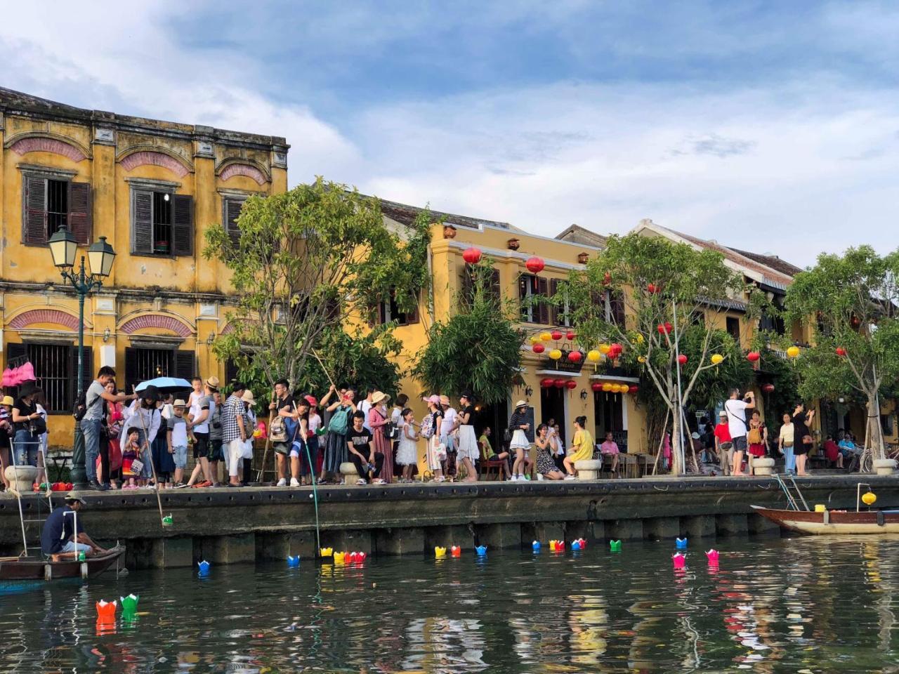 Cheerful Hoi An Hostel Exterior foto